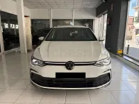 Usado VW Golf VIII R-line 150 CV (110 kW) 2022 Blanco Familiar