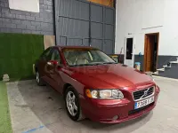 Usado Volvo S60 Momentum 185 CV (136 kW) 2006 Granate Berlina