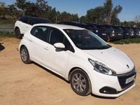 Usado Peugeot 208 Signature Sky 99 CV (72 kW) 2018 Blanco Utilitario