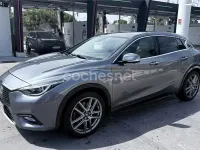 Usado Infiniti Q30 Sport Tech 170 CV (125 kW) 2017 Gris / plata Berlina