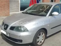Usado Seat Cordoba 75 CV (55 kW) 2004 Gris / plata Berlina