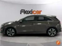 Usado Kia Ceed 140 CV (102 kW) 2019 Marrón Utilitario