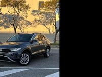 Usado VW T-Roc Life 150 CV (110 kW) 2023 Gris SUV