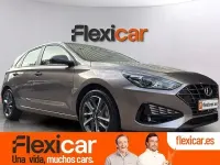 Usado Hyundai i30 110 CV (80 kW) 2023 Marrón Berlina