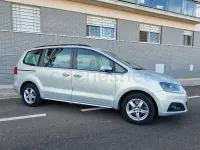 Usado Seat Alhambra Ecomotive 140 CV (102 kW) 2014 Beige Monovolumen