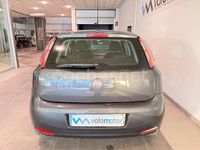 Usado Fiat Punto Easy 69 CV (50 kW) 2012 Gris / plata Berlina