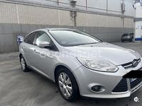 Usado Ford Focus Trend 115 CV (84 kW) 2014 Gris / plata Berlina