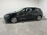 Usado Hyundai i30 120 CV (88 kW) 2019 Negro Utilitario