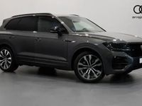 Usado VW Touareg R 460 CV (338 kW) 2021 Gris/plata SUV
