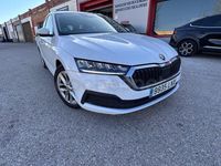 Usado Skoda Octavia Ambition 115 CV (84 kW) 2021 Blanco Familiar