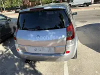 Usado Renault Scénic II 105 CV (77 kW) 2007 Gris / plata Monovolumen