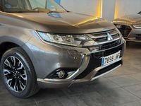 Usado Mitsubishi Outlander P-HEV 203 CV (149 kW) 2017 Marrón SUV