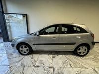 Używany Kia Rio EX 110 KM (80 kW) 2006 Szary Sedan/Limuzyna