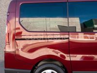 Usado Renault Trafic Authentique 150 CV (110 kW) 2025 Granate Monovolumen