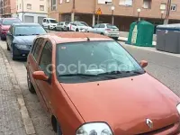 Usado Renault Clio II 60 CV (44 kW) 1999 Marrón Berlina