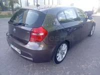 Usado BMW 118 143 CV (105 kW) 2009 Gris / plata Utilitario