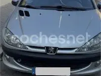 Usado Peugeot 206 138 CV (101 kW) 2002 Gris / plata Descapotable