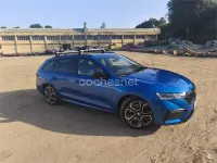 Usado Skoda Octavia RS 245 CV (180 kW) 2024 Azul Familiar