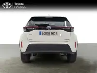 Usado Toyota Yaris Hybrid Active 116 CV (85 kW) 2022 Blanco Pickup/Camioneta