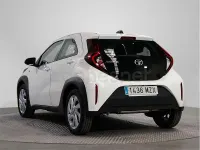 Usado Toyota Aygo X Play 72 CV (52 kW) 2025 Blanco SUV
