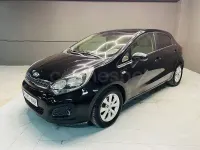 Usado Kia Rio 85 CV (62 kW) 2013 Negro Berlina