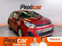 Usado Kia Rio 84 CV (61 kW) 2017 Rojo Utilitario