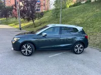 Usado Seat Arona Xperience 110 CV (80 kW) 2022 Verde SUV