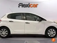 Usado Peugeot 208 Access 82 CV (60 kW) 2018 Blanco Utilitario