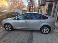 Usado Ford Focus Trend 109 CV (80 kW) 2008 Plateado Utilitario