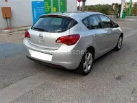 Usado Opel Astra Selective 125 CV (91 kW) 2012 Blanco Berlina