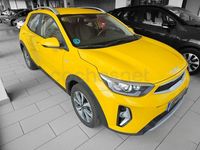 Usado Kia Stonic 100 CV (73 kW) 2022 Amarillo SUV