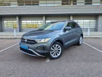 Usado VW T-Roc Life 150 CV (110 kW) 2023 Gris SUV
