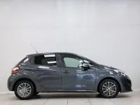 Usado Peugeot 208 Style 82 CV (60 kW) 2016 Gris Utilitario
