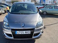 Usado Renault Mégane Authentique 100 CV (73 kW) 2010 Gris / plata Berlina