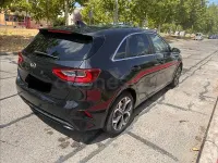 Usado Kia Ceed 100 CV (73 kW) 2019 Negro Utilitario