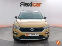 Usado VW T-Roc Advance 115 CV (84 kW) 2021 Amarillo SUV