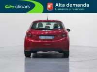 Usado Peugeot 208 Allure 100 CV (73 kW) 2016 Rojo Utilitario