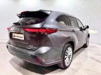 Usado Toyota Highlander Advance 247 CV (181 kW) 2024 Gris SUV
