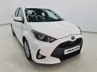 Usado Toyota Yaris Active 116 CV (85 kW) 2021 Blanco Utilitario
