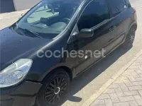 Usado Renault Clio II Authentique 70 CV (51 kW) 2007 Negro Berlina
