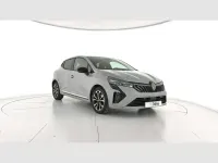 Usado Renault Clio Techno 114 CV (83 kW) 2025 Gris Utilitario