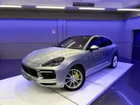 Usado Porsche Cayenne 462 CV (339 kW) 2019 Gris / plata SUV