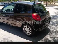 Usado Renault Clio II Extreme 100 CV (73 kW) 2006 Marrón Berlina