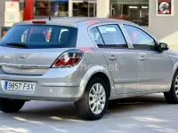 Usado Opel Astra Sport 105 CV (77 kW) 2007 Beige Berlina