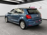 Usado VW Polo Edition 75 CV (55 kW) 2015 Azul Utilitario
