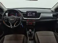 Usado Kia Stonic 101 CV (74 kW) 2022 Blanco SUV