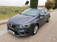 Usado Renault Mégane IV Business 90 CV (66 kW) 2018 Gris / plata Berlina