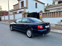 Usado Audi A4 115 CV (84 kW) 2000 Azul Berlina