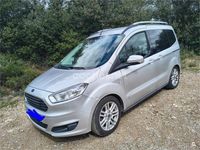 Usado Ford Tourneo Courier Titanium 100 CV (73 kW) 2017 Gris / plata Monovolumen