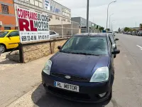 Usado Ford Fiesta Trend 80 CV (58 kW) 2003 Azul Utilitario